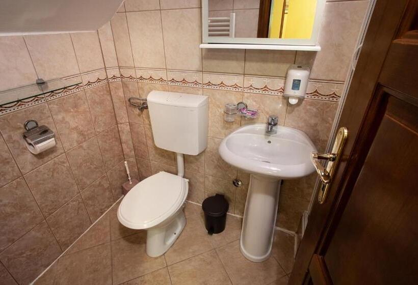 استودیوی سوپریور, Apartments Mery