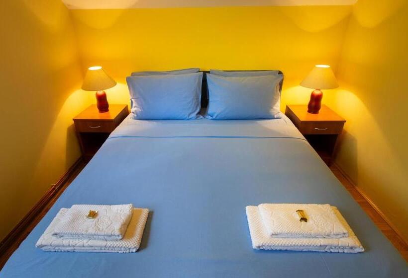 استودیوی سوپریور, Apartments Mery