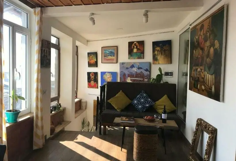 اتاق استاندارد, Gallery Guesthouse