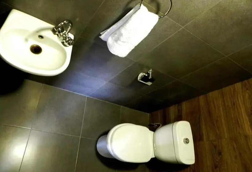 اتاق خانوادگی, Gallery Guesthouse