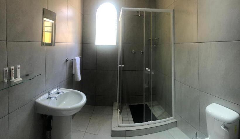 חדר משפחתי, One More Nap Self Catering