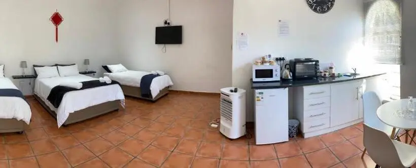 ファミリールーム, One More Nap Self Catering