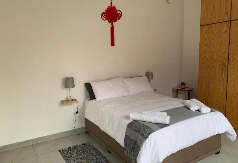 スタンダードルーム, One More Nap Self Catering