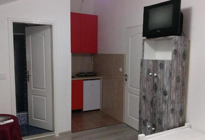 استودیو استاندارد با تراس, Topholiday