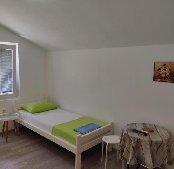 استودیوی استاندارد, Topholiday