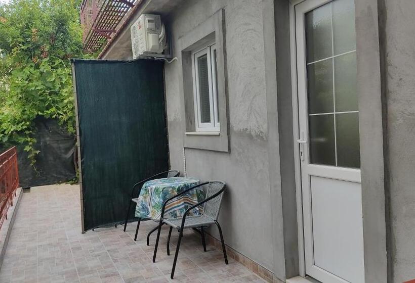 آپارتمان 1 خوابه با چشمانداز باغ, Topholiday