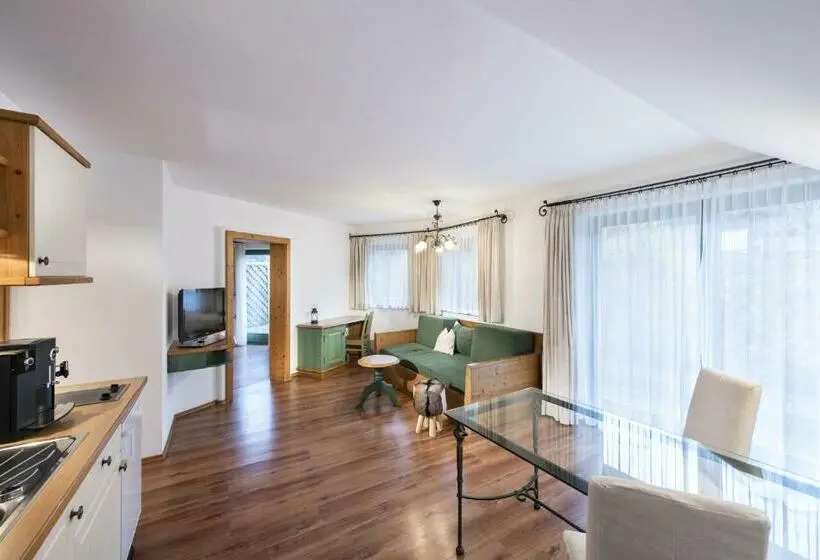 آپارتمان 1 خوابه همکف, Rosamunde Apartments