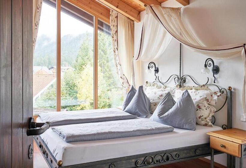 带1个卧室的带阳台的公寓, Rosamunde Apartments