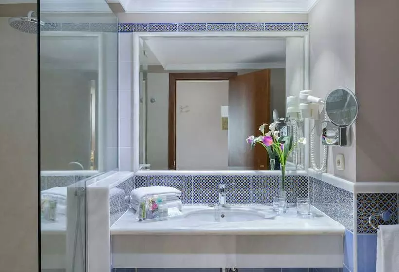 اتاق استاندارد سه نفره با چشمانداز کنار دریا, Hipotels Natura Palace - Adults Only