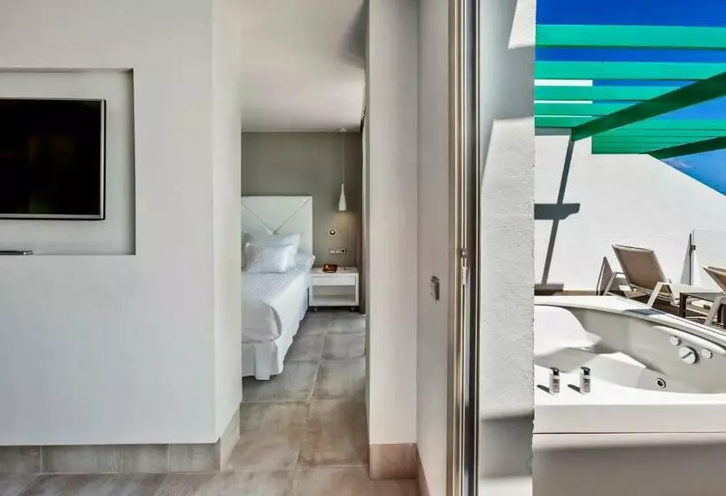 سوییت جونیور, Barcelo  Teguise Beach - Adults Only