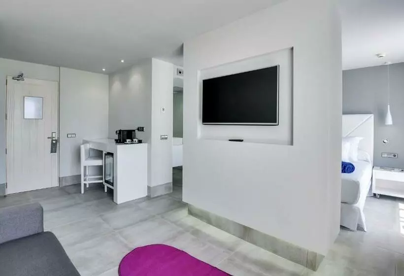 سوییت جونیور, Barcelo  Teguise Beach - Adults Only