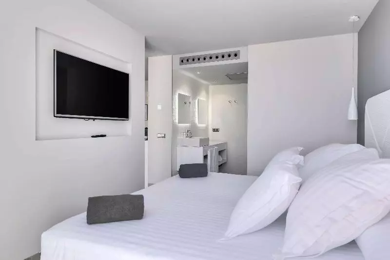 سوییت جونیور, Barcelo  Teguise Beach - Adults Only