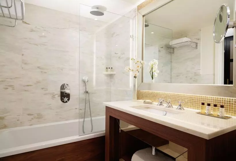 Quarto Deluxe Vista Cidade, Corinthia Lisbon
