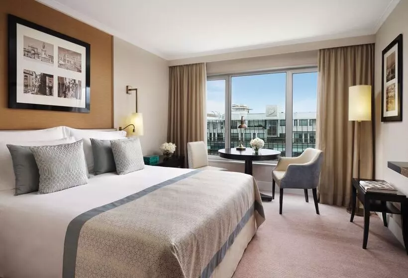 Quarto superior, Corinthia Lisbon