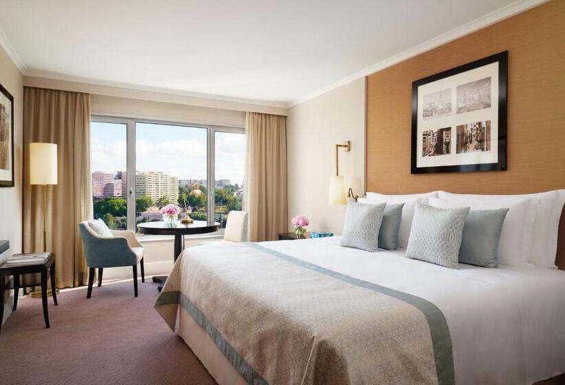 Quarto Familiar, Corinthia  Lisbon