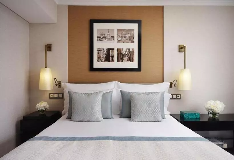 Quarto superior, Corinthia Lisbon