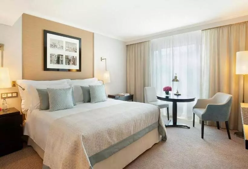 Quarto superior, Corinthia Lisbon