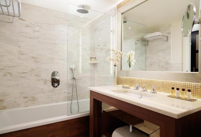 اتاق لوکس با تخت بزرگ, Corinthia  Lisbon