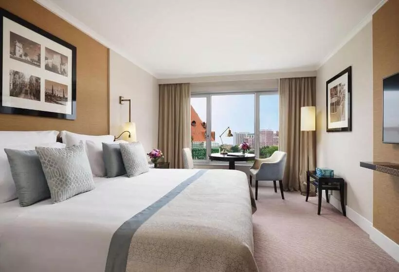 Quarto Deluxe Cama King, Corinthia Lisbon