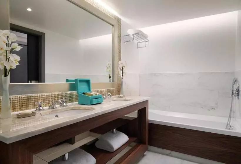 Junior Suite Deluxe, Corinthia Lisbon