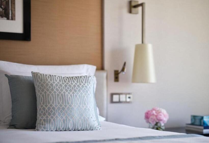 Quarto Deluxe Vista Cidade, Corinthia  Lisbon