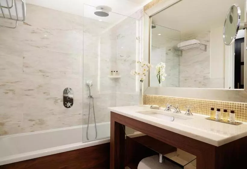 Quarto Familiar Deluxe, Corinthia Lisbon