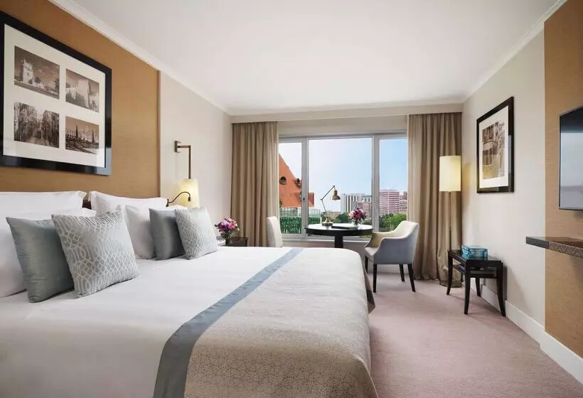 Quarto Deluxe Vista Cidade, Corinthia Lisbon