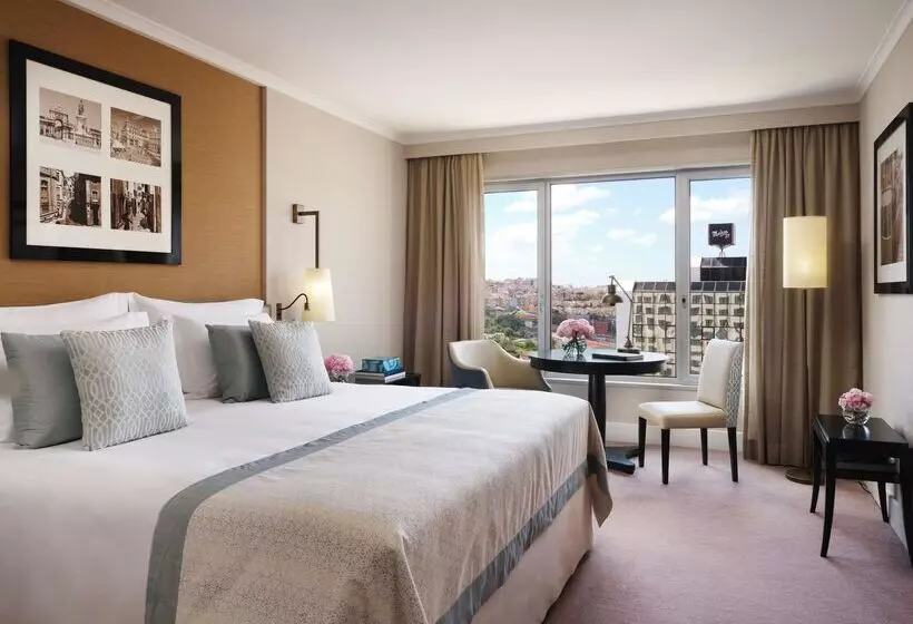 Quarto Deluxe Cama King, Corinthia Lisbon