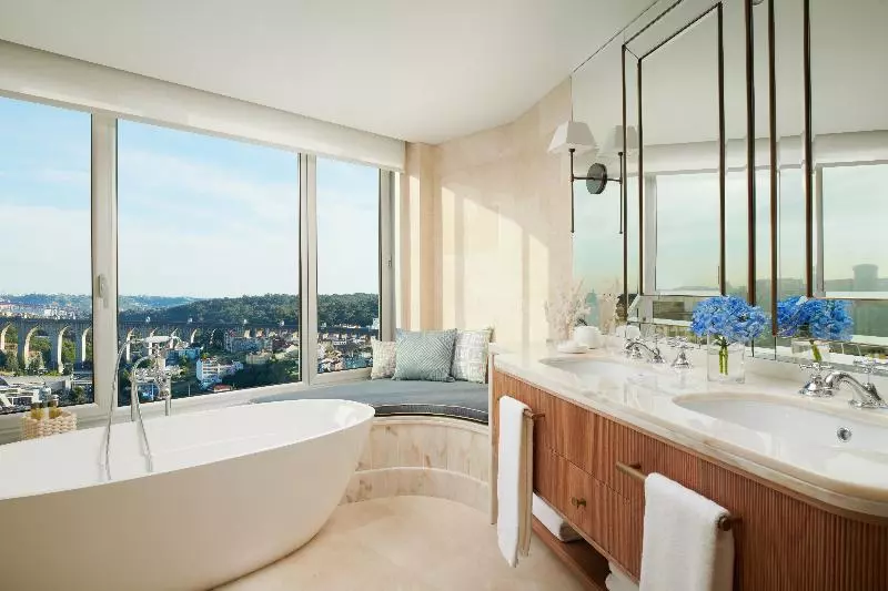 Suite, Corinthia Lisbon