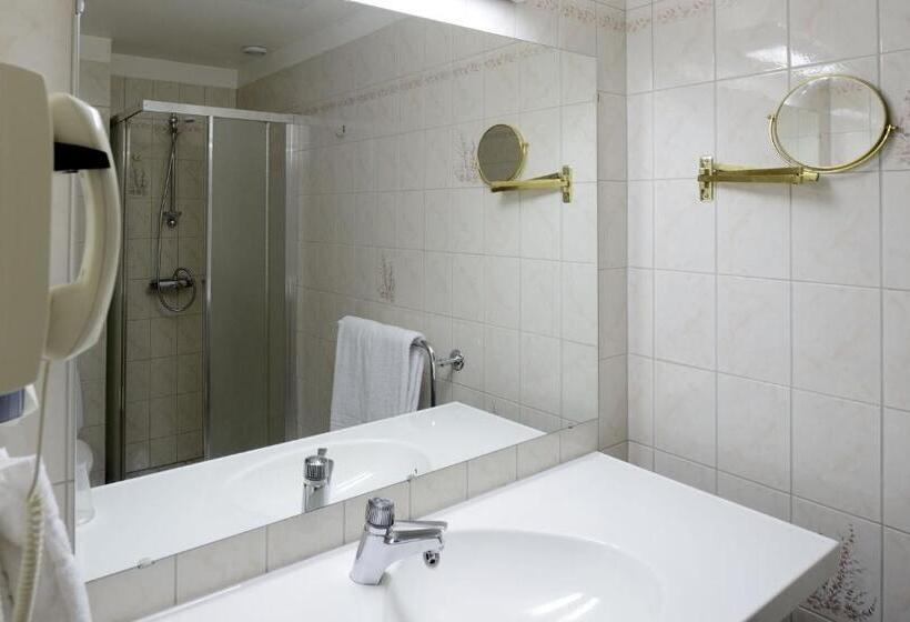 标准三人间, Good Morning Karlstad City