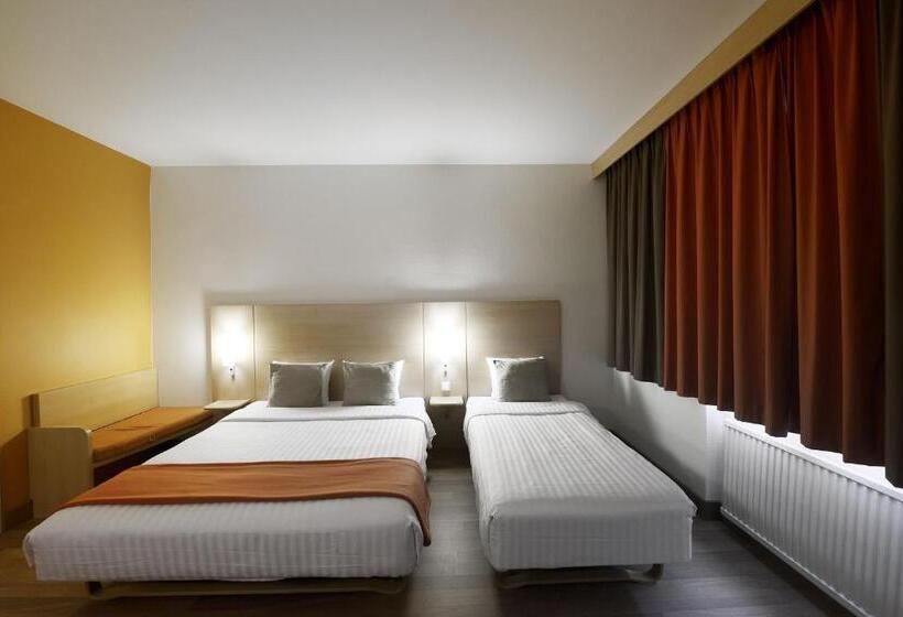 标准三人间, Good Morning Karlstad City