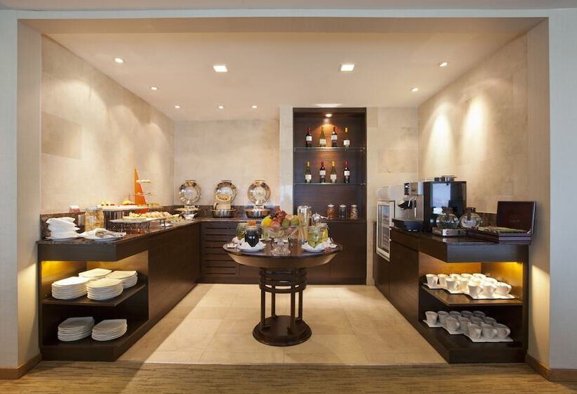 اتاق اجرایی, Grand Mercure Singapore Roxy