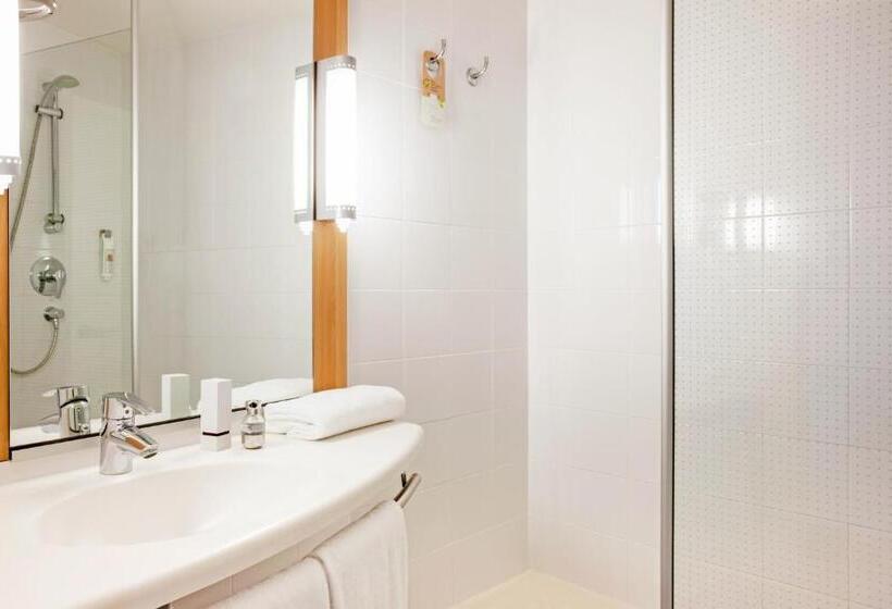 Номер Стандарт, Ibis Leiria Fatima