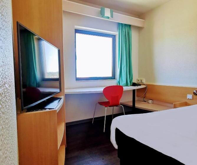 Номер Стандарт, Ibis Leiria Fatima