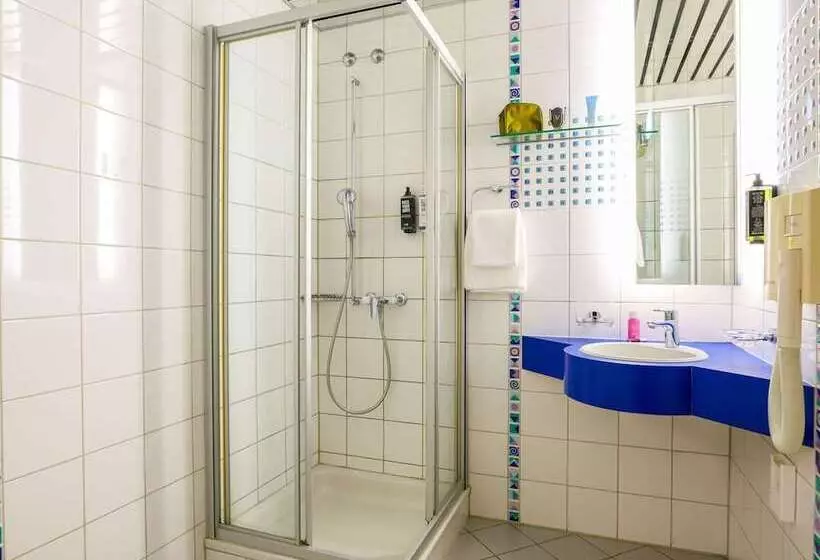 ダブルベッドスタンダードルーム, Ibis Luzern Kriens