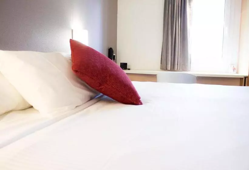 اتاق استاندارد با تخت بزرگ, Ibis Newcastle