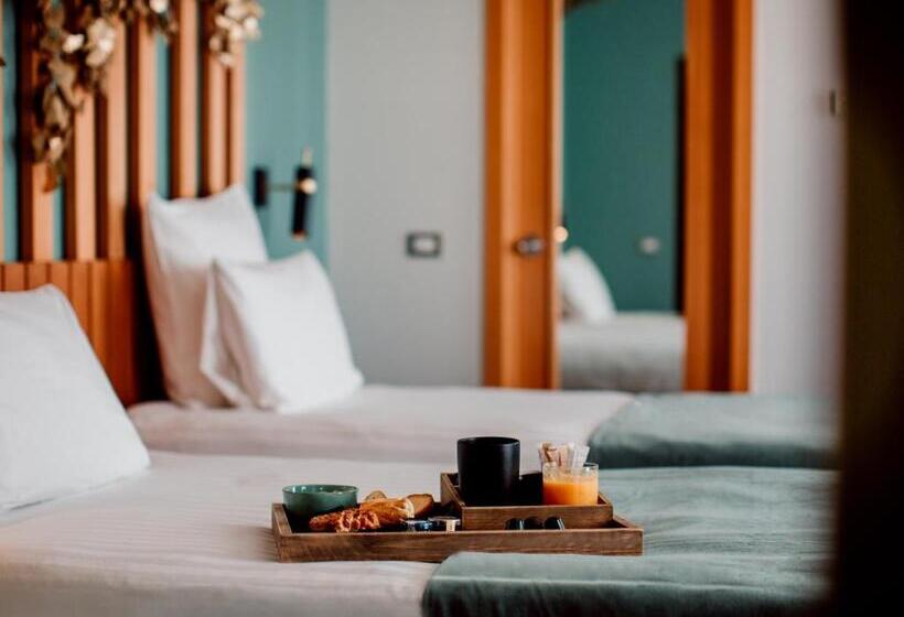 اتاق لوکس با بالکن, Mercure Roma Corso Trieste