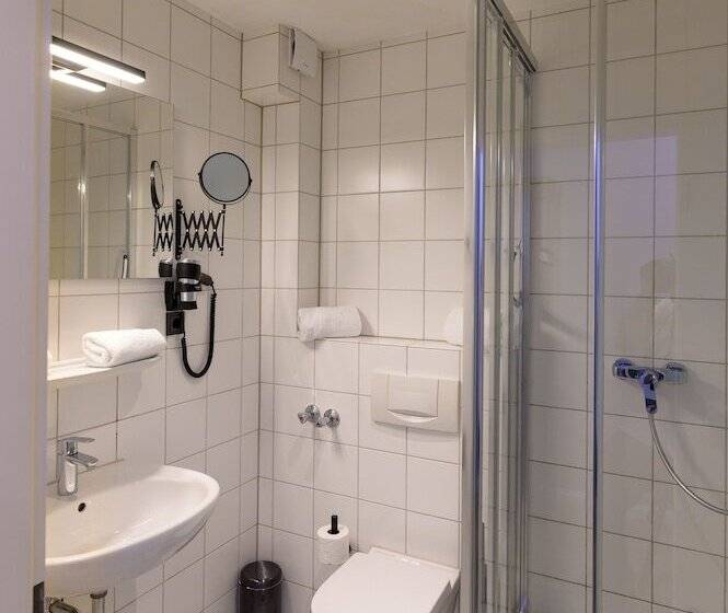 标准单人间, Nikii City