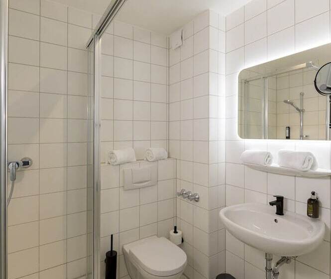 标准间, Nikii City