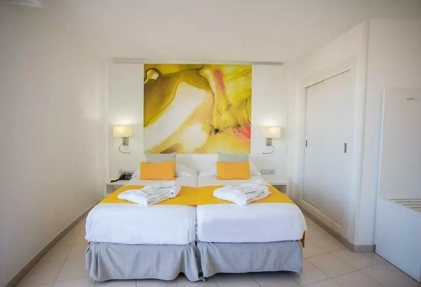 اتاق سوپریور با بالکن, Servatur Waikiki