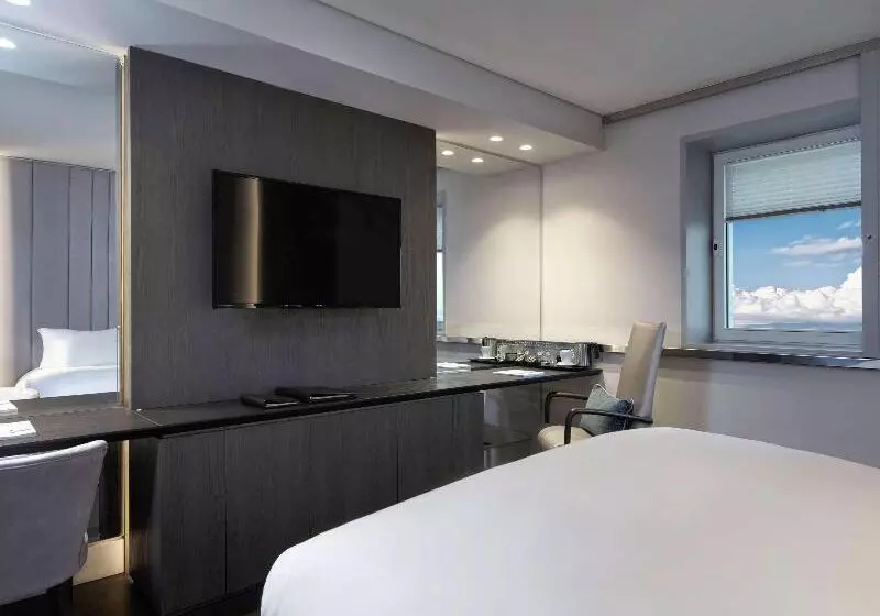 اتاق کلاب, Sofitel Athens Airport