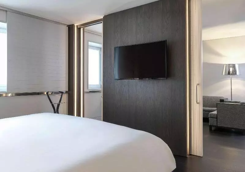 سوئیت جونیور با تخت بزرگ, Sofitel Athens Airport