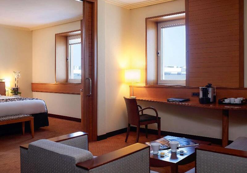 キングサイズベッドのジュニアスイート, Sofitel Athens Airport