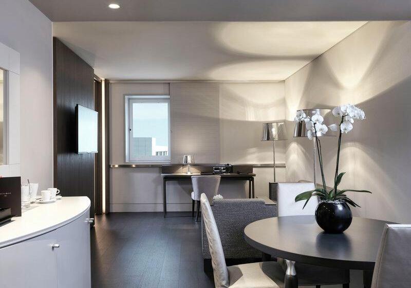 キングサイズベッドのジュニアスイート, Sofitel Athens Airport