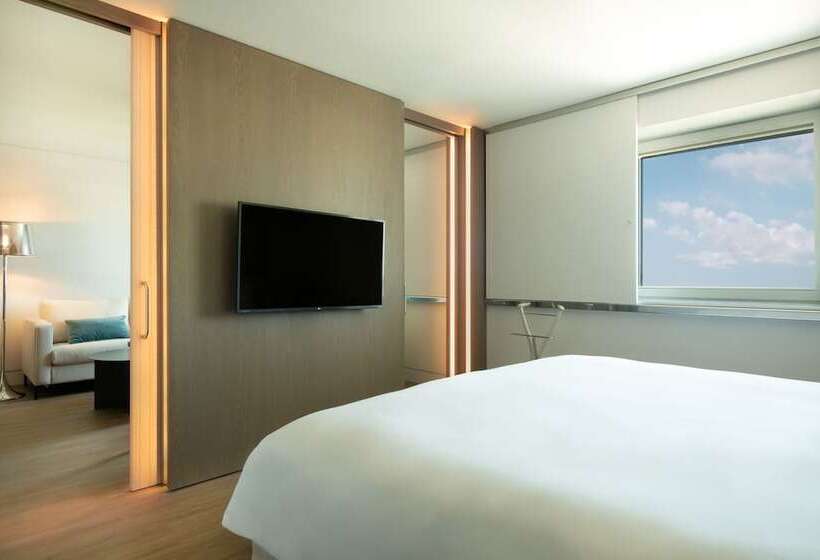 클럽 스위트, Sofitel Athens Airport