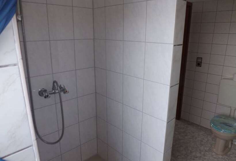 标准三人间, Landgasthof Hotel Zum Norden