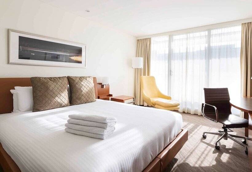 스탠다드 룸 더블 침대, Novotel Canberra