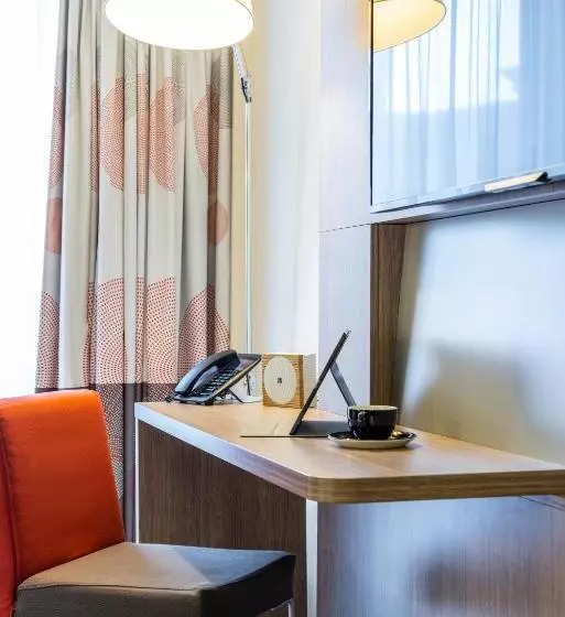 Superior-huone, Novotel Leeds Centre
