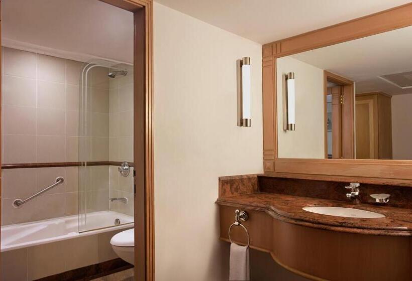 Номер Deluxe, Le Méridien Kochi