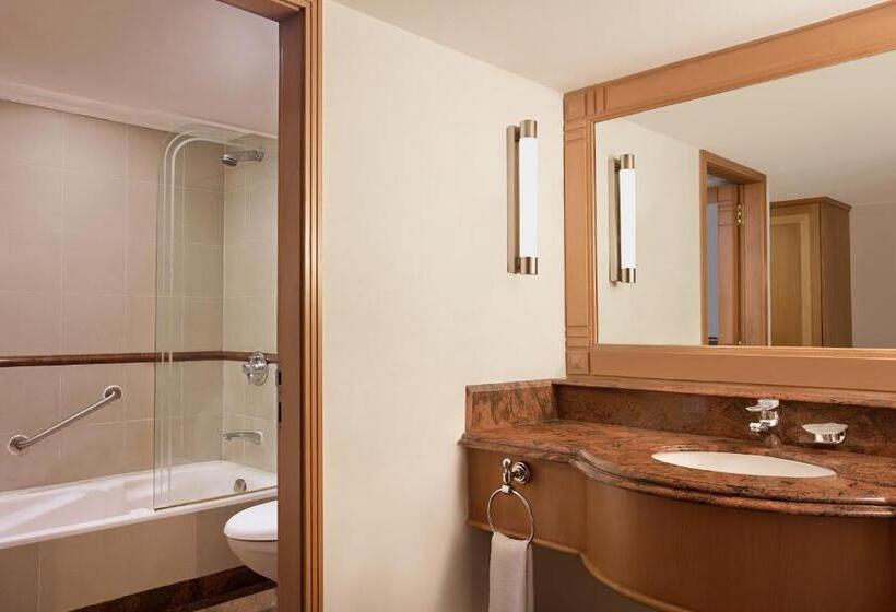 غرفة ديلوكس ذات إطلالة, Le Méridien Kochi